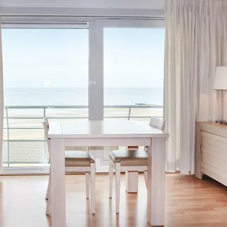 At The Beach Apartamento *
